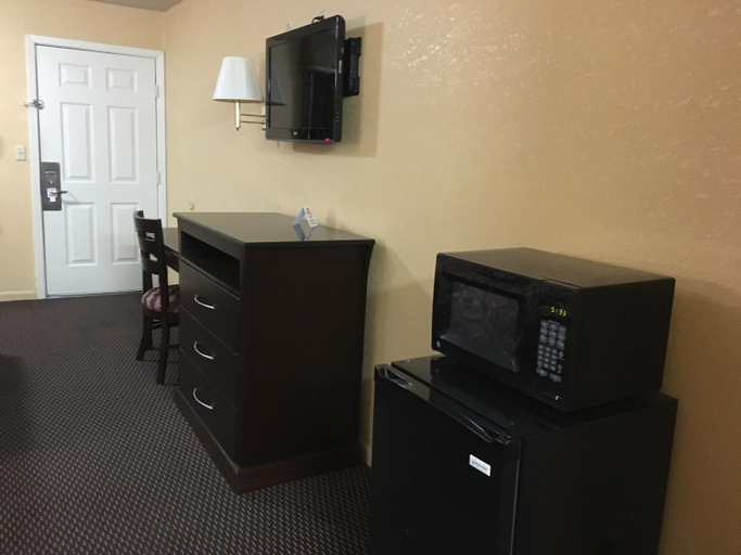 Others 4, Redwood Inn - White Hall, Jefferson
