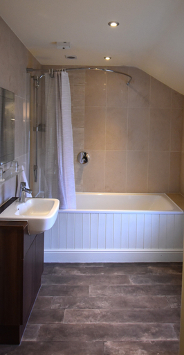 Bathroom 4, Elveden Inn, Suffolk