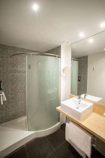 Bathroom 4, Hotel Alize Mouscron, Hainaut