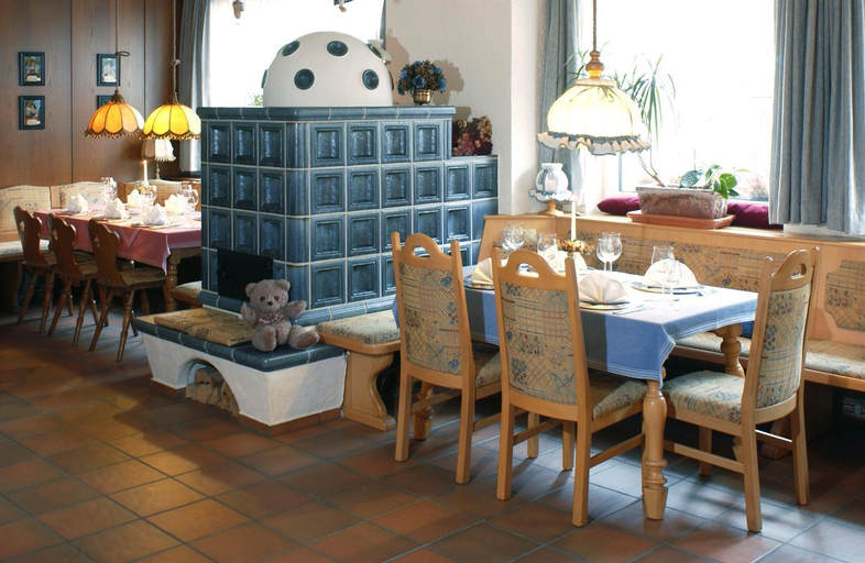 Others 5, Hotel Rossner, Hof