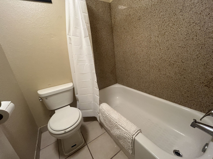 Bathroom 5, Happy Smart Inn I-10 Eloy and Casa Grande, Pinal