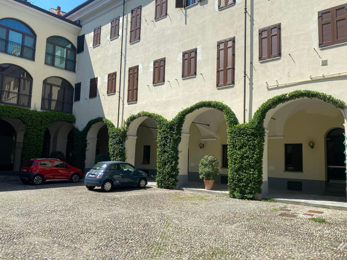 Exterior 12