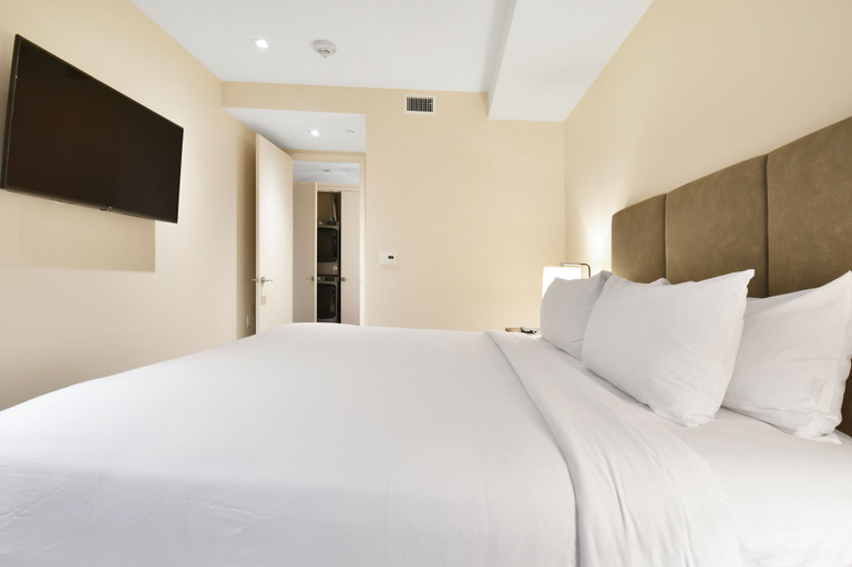 Room 5, Modern Ski-in/out 2 BR in Canyons Village by RedAwning, Summit