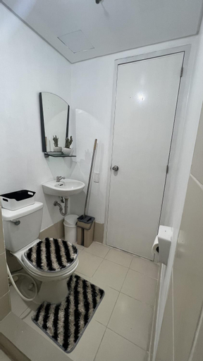 Bedroom 4, Convenient 2-Bedroom Condo Unit in the Metro, Manila City