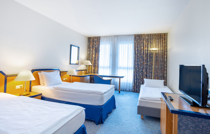 Bedroom 4, HI Hotel International Hamburg, Hamburg