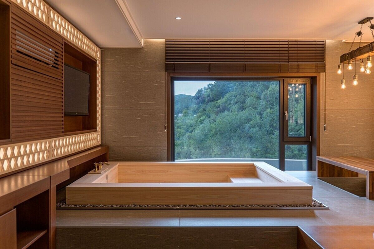 Bathroom 4, Yeonhwamoon Hotel Yeongdeok, Yeongdeok