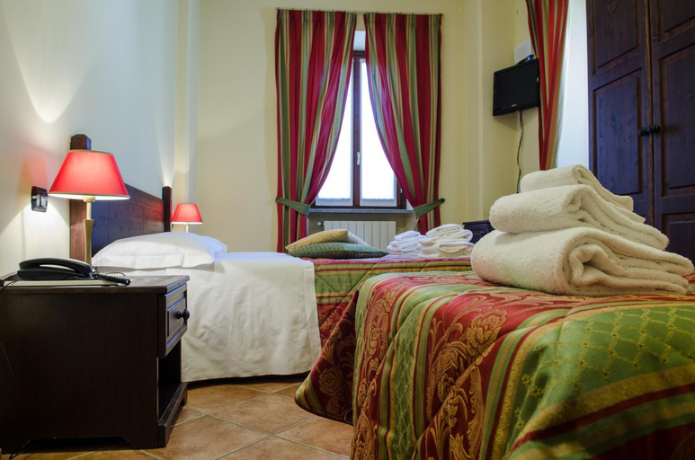 Bedroom 3, Hotel Oberje Dla Viere Oulx - Check-in Automatico 24h, Torino