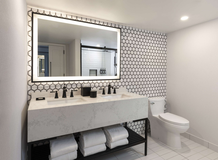 Bathroom 5, Mills House Charleston, Curio Collection by Hilton, Charleston