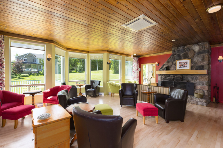 Others 4, Auberge des Nuages, Charlevoix-Est