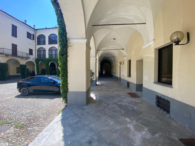 Exterior 10