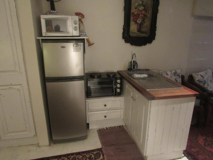 Others 3, Marlyn and Dolfyn Self Catering, West Coast