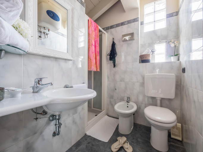 Bathroom 3, Appartamenti Villa Tonni, Pesaro E Urbino