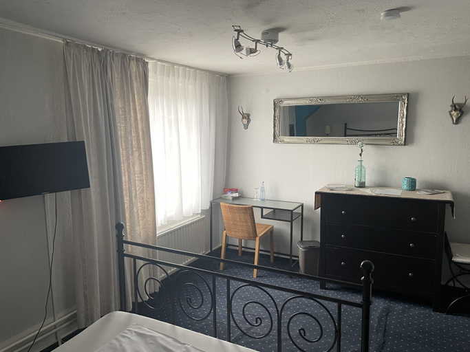 Bedroom 2, Hotel Jägerhof Kettwig, Essen