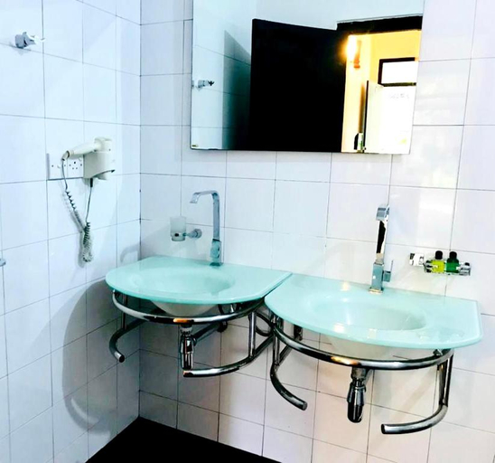Bathroom 4, Flower Garden Eco Village, Dambulla