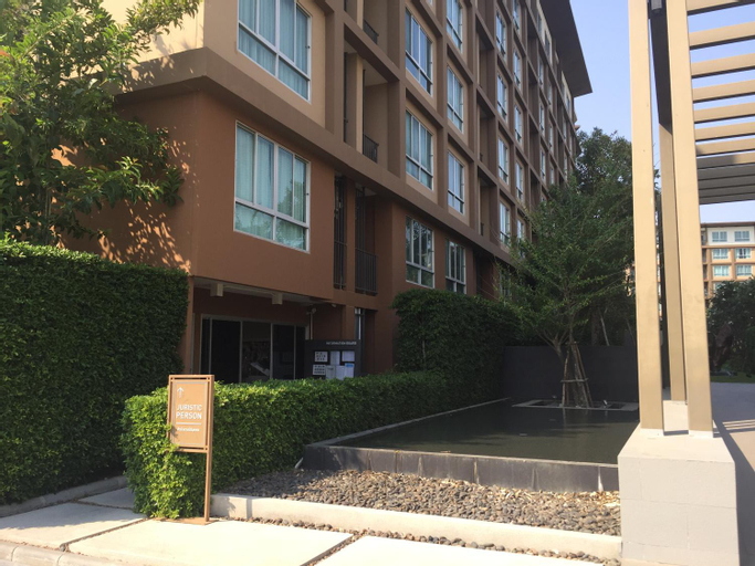 Exterior 11