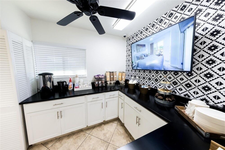 Private kitchen 4, 244 Fully Furnished 1BR Suite-Pet Friendly! by RedAwning, Maricopa