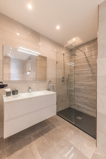 Bathroom 4, Harbour Vista: Spacious 2BR in Heart of Valletta