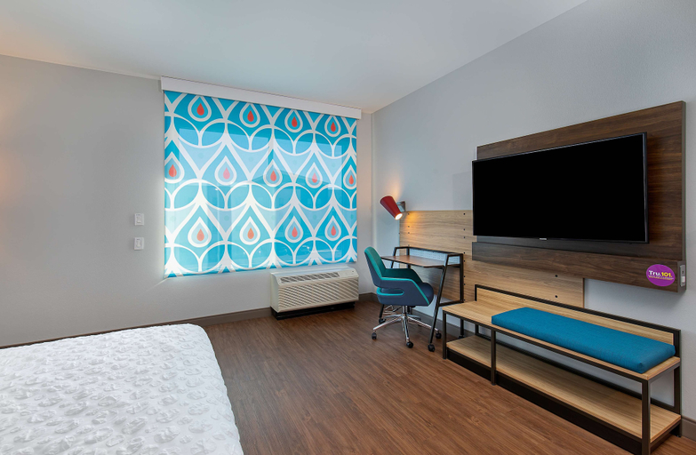 Bedroom 3, Tru by Hilton University Medical Center, Fayette
