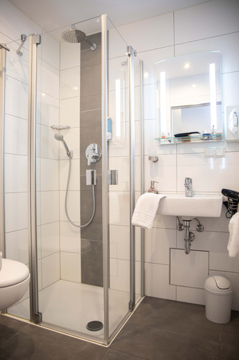 Bathroom 4, Hotel Regina, Würzburg