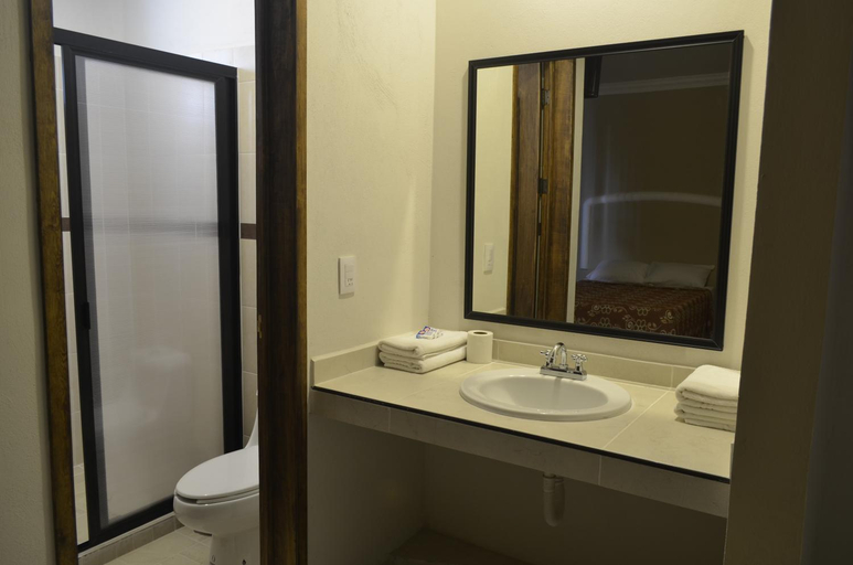 Bathroom, Villa Meztli, Temascalapa