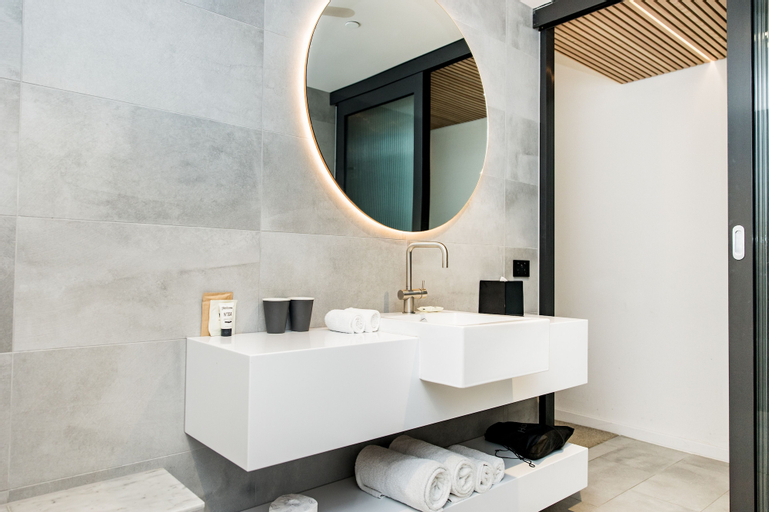 Bathroom 4