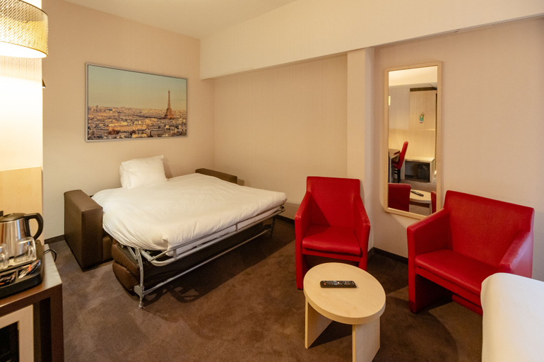 Bedroom 3, Hotel Alize Mouscron, Hainaut