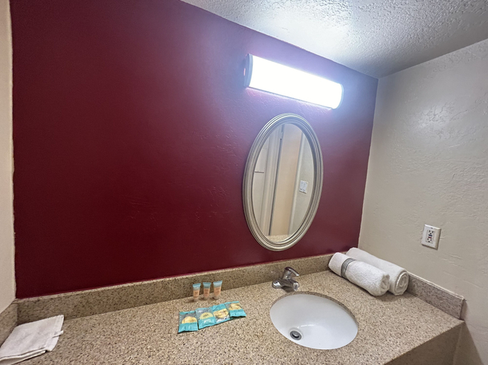 Bathroom 4, Happy Smart Inn I-10 Eloy and Casa Grande, Pinal