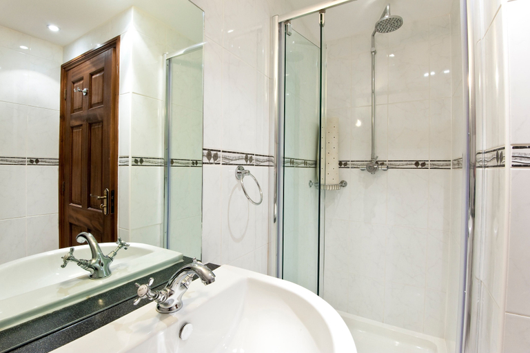Bathroom 3, Green Acres Cottages, Cornwall