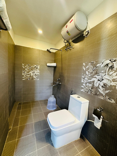 Bathroom 5, Hotel Classio Kormangala, Bangalore