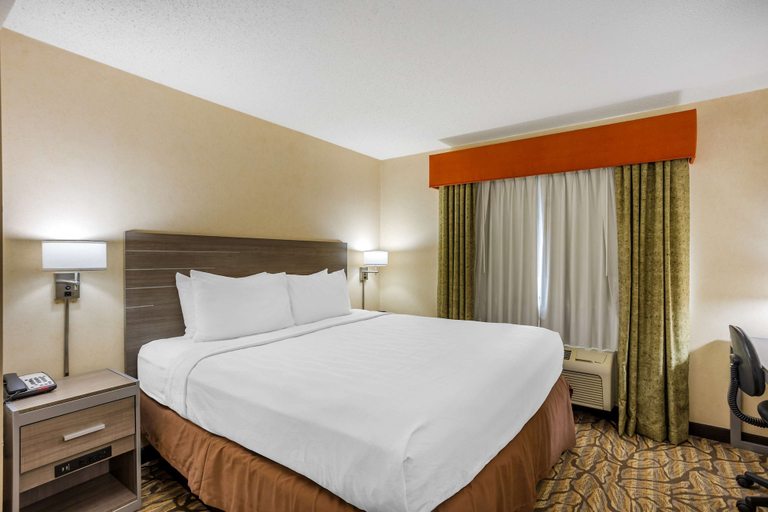 Bedroom 3, Best Western Danville Inn, Montour