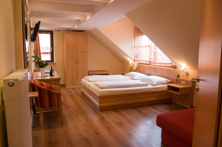 Bedroom 3, Gasthof Schwarzes Roß, Kitzingen