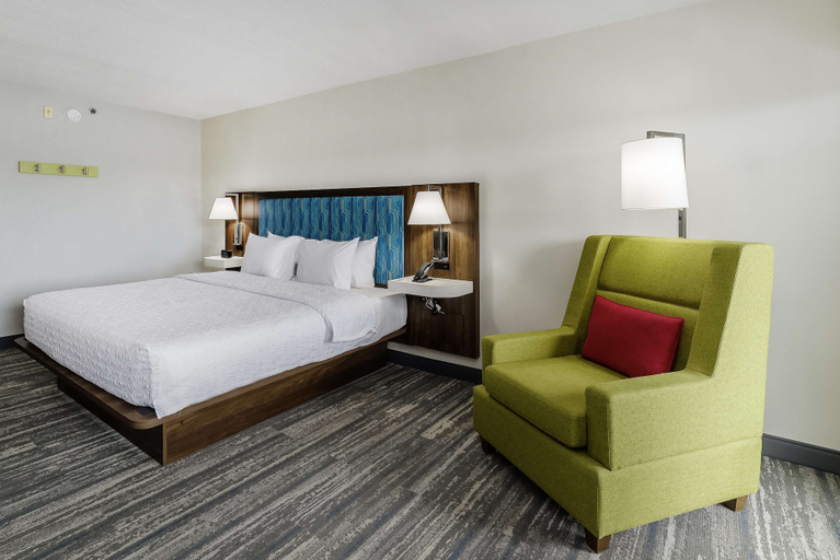 Bedroom 4, Hampton Inn Port Charlotte, Charlotte