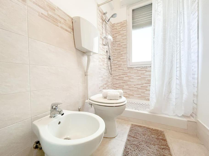 Bedroom 5, [Casa Vintage] a 100 mt dal mare, Savona