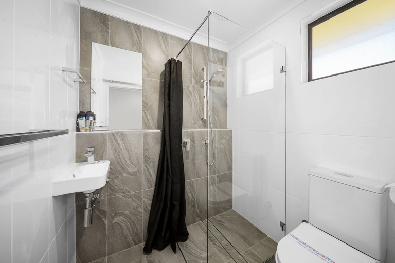 Bathroom 4, Woongarra Motel, Port Macquarie-Hastings - Pt B
