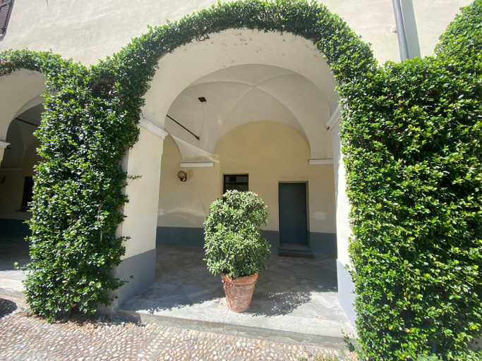 Exterior 11