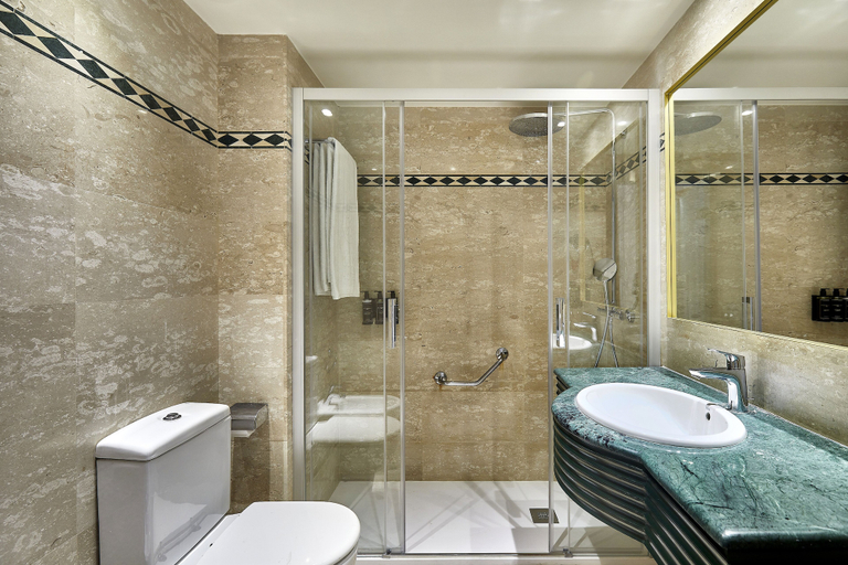 Bathroom 4, Hotel Exe Mitre, Barcelona