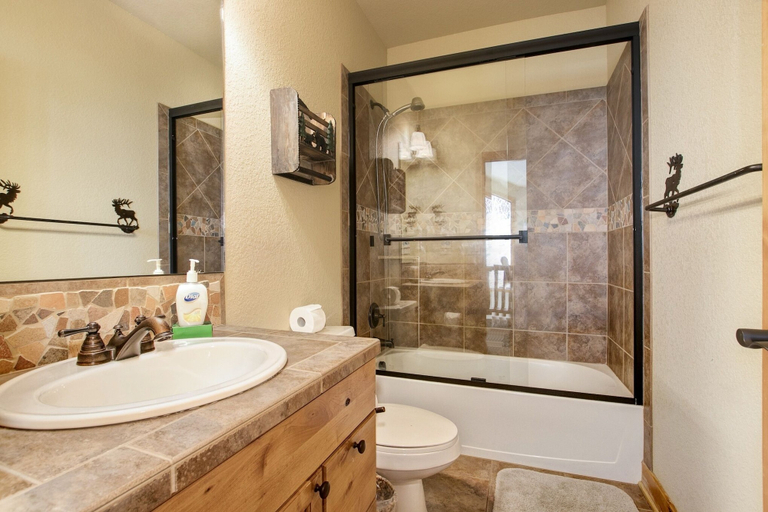 Bathroom 4, Tranquility On The River Four -- Ev #6041 3 Bedroom Townhouse by RedAwning, Larimer