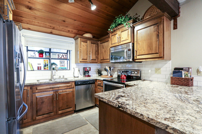Private kitchen 3, Woodlands #33 3 Bedroom Condo by RedAwning, Mono
