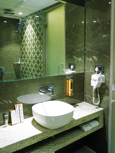 Bathroom 5, Enrise by Sayaji Nagpur, Nagpur