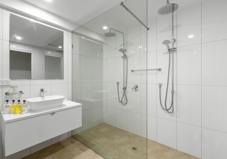 Bathroom 5, Oceans Edge Beach House at Oak Beach - Newly Renovated, Douglas
