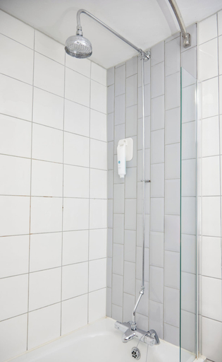 Bathroom, Charnwood Arms by Greene King Inns, Leicestershire