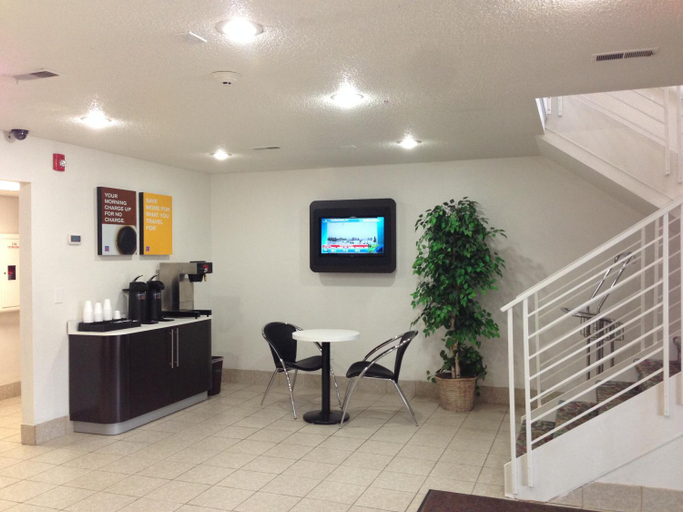 Public Area, Motel 6 Troy, IL, Madison