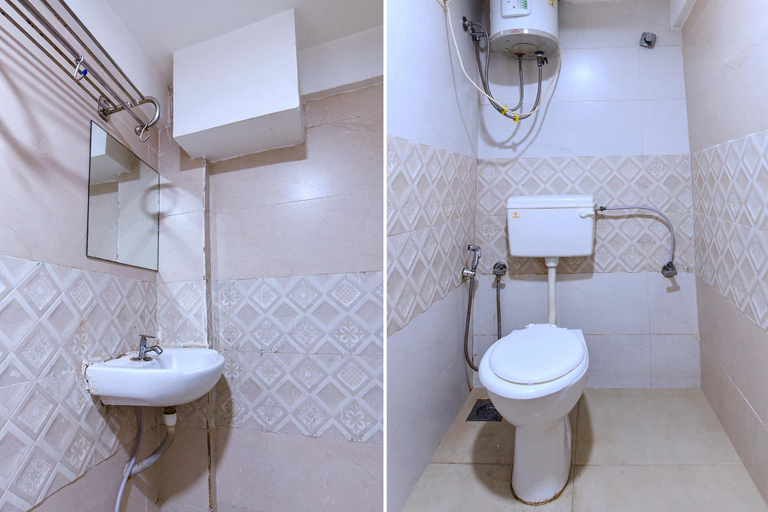 Bathroom 3, Via Himalaya Inn, Ahmadabad