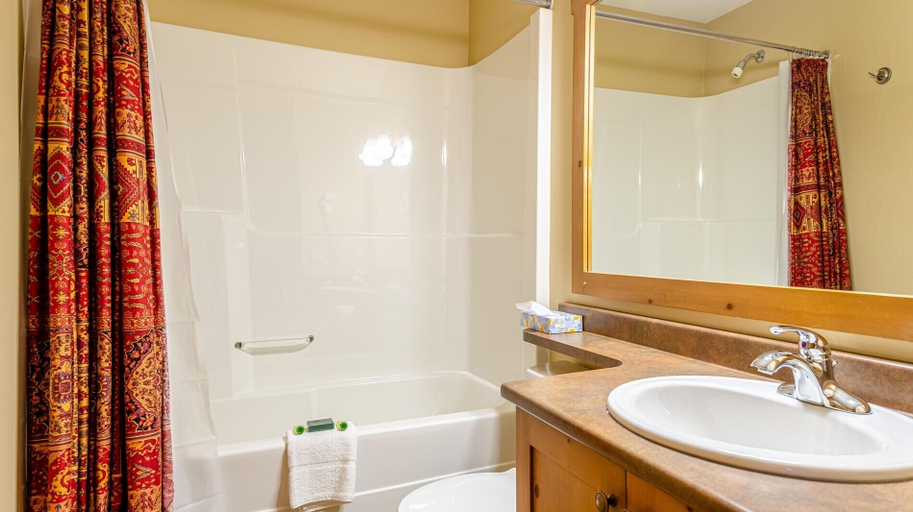 Bathroom 4, Crystal Forest #54, Thompson-Nicola