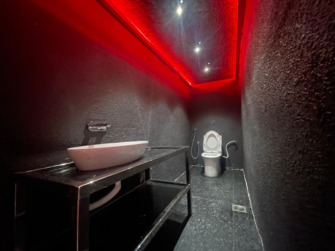Bathroom, Bellani Villa Maya, Viluppuram