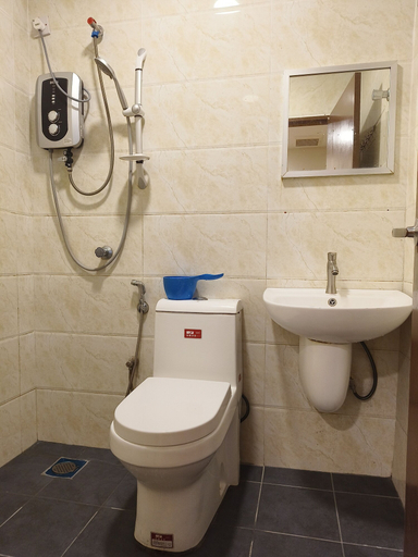Bathroom 4, The Pines Hotel, Cameron Highlands
