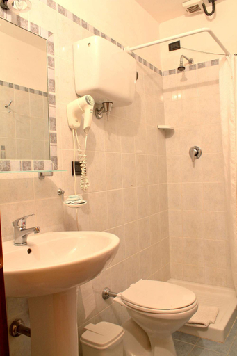 Bathroom 3, La Terrazza Di Montepulciano, Siena