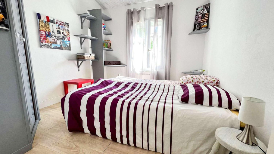 Bedroom 2, Superbe villa avec piscine chauffee, Charente-Maritime