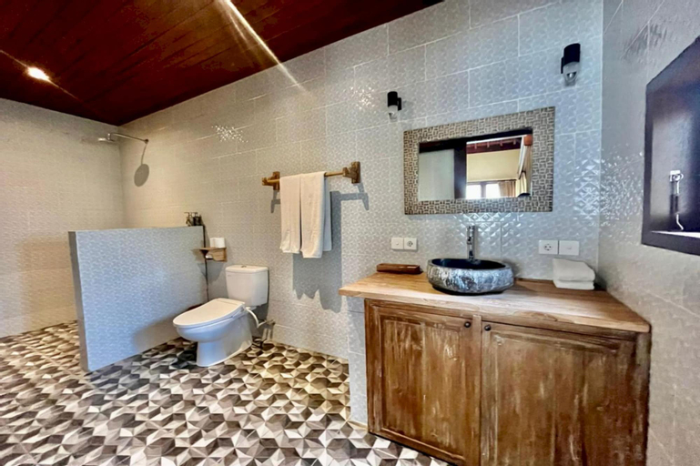 Bathroom 9