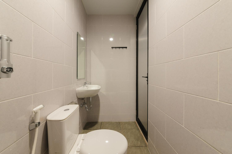 Bathroom 11